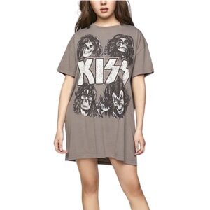 FOREVER 21 “KISS” Tee Shirt Dress